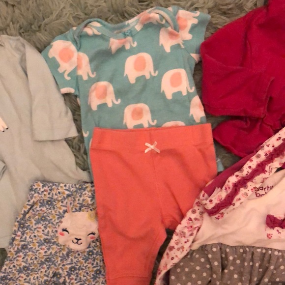 Lot of 0-3mo girl EUC 8 pieces - Picture 3 of 4